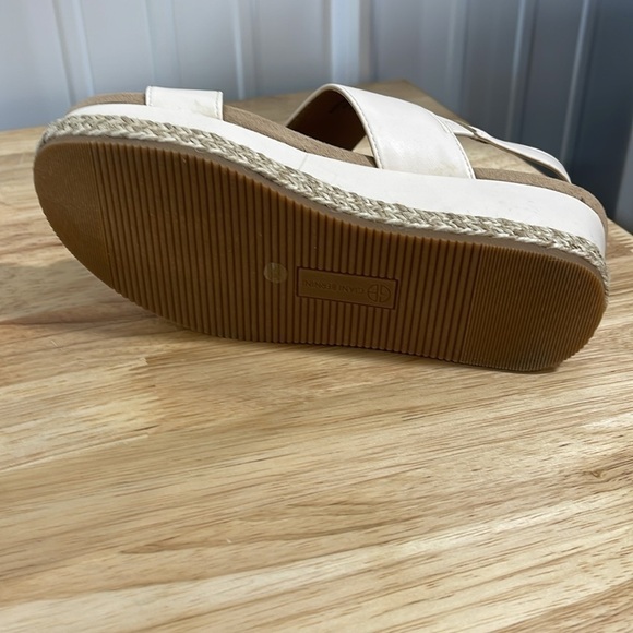 New With Box Giani Bernini Memory Foam Jerammiep Cream Sm Women’s Shoe Size 6.5 - Picture 7 of 8